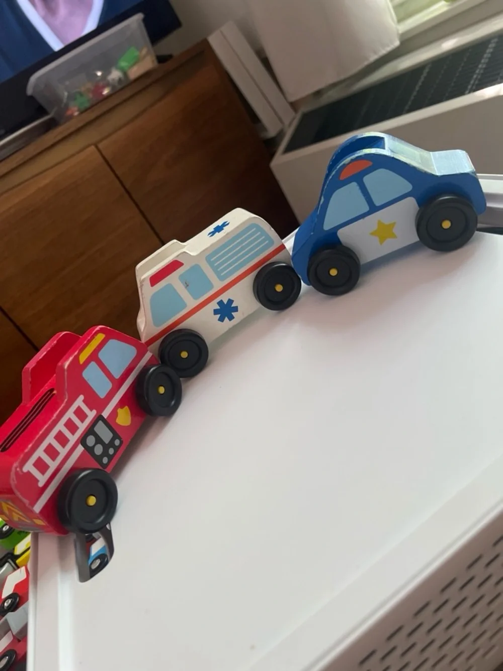 3 Piece Set Melissa & Doug Wooden Emergency Vehicle Set Police, Fire & Ambulance